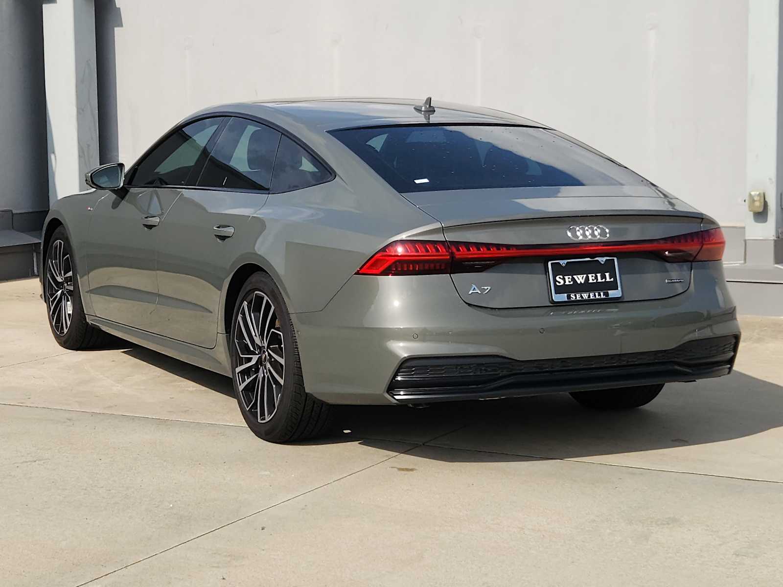 2025 Audi A7 55 Premium photo 3