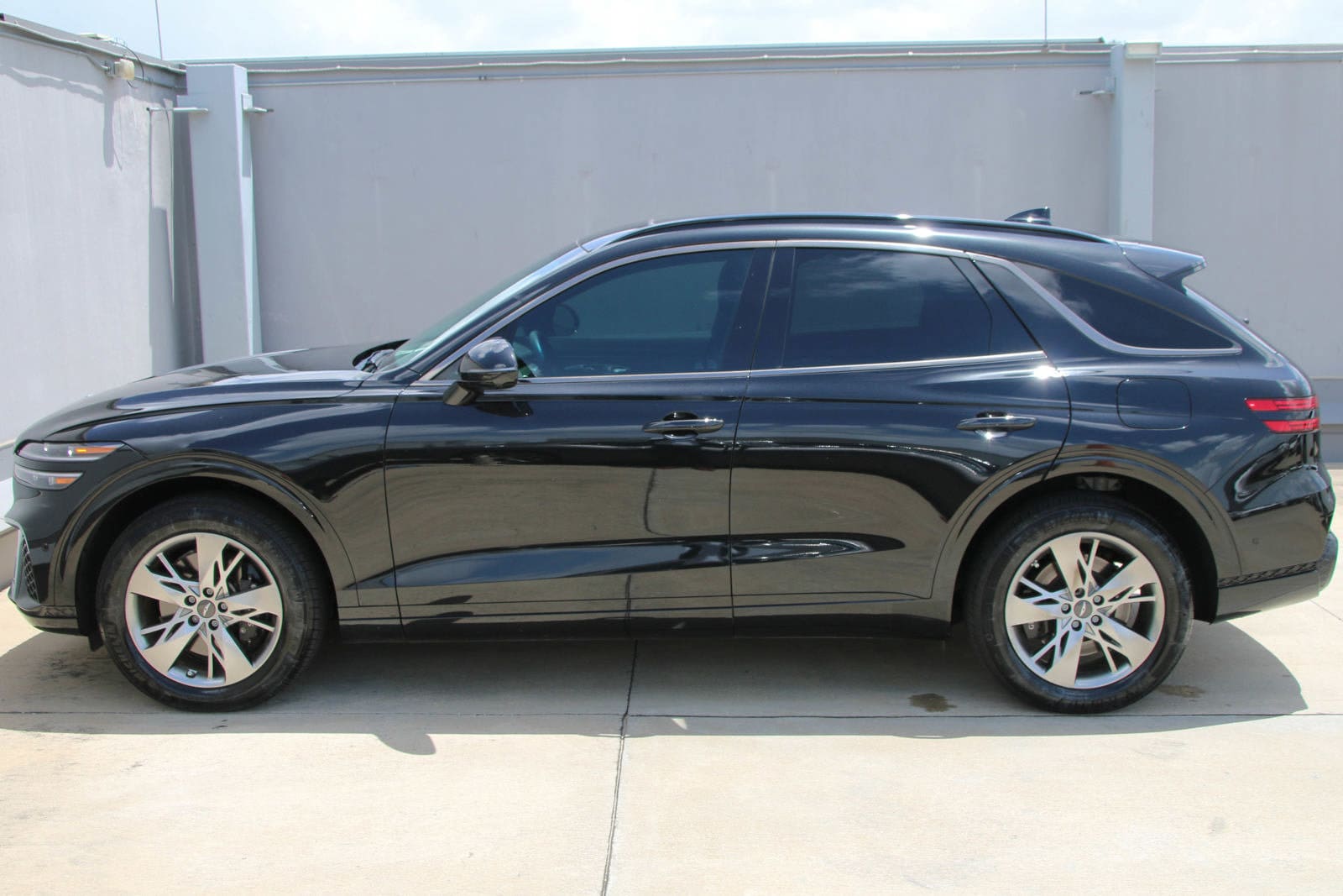 Used 2023 GENESIS GV70 Sport with VIN KMUMCDTC2PU126186 for sale in Sugar Land, TX