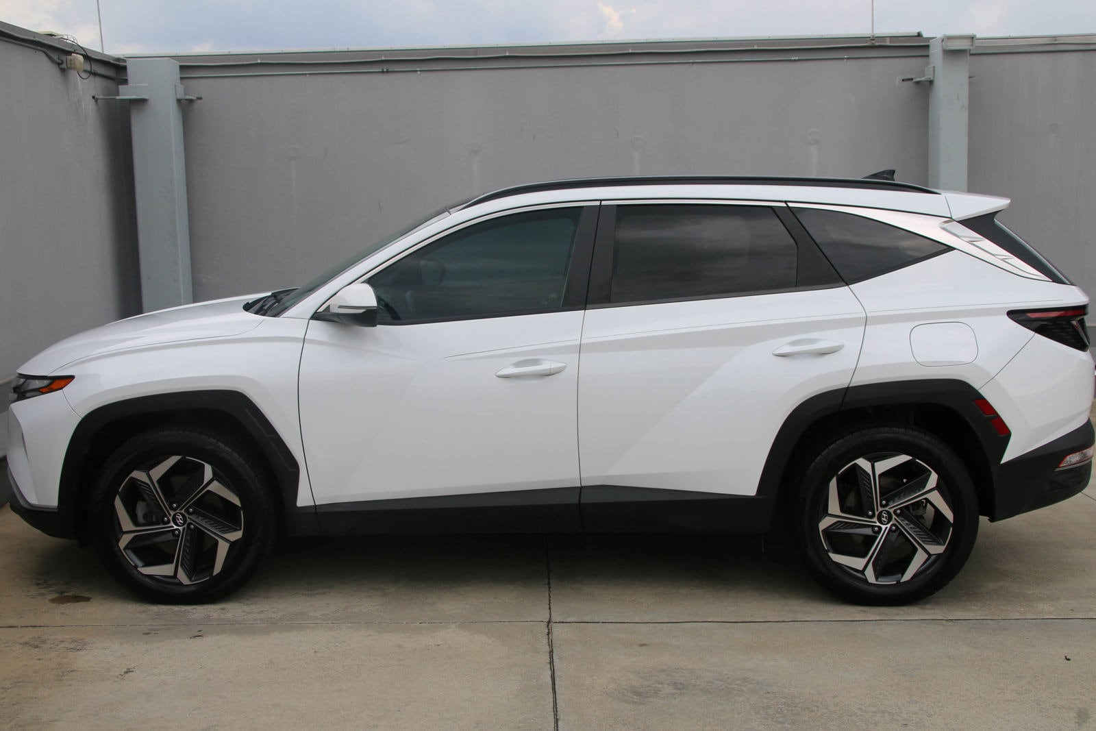 Used 2022 Hyundai Tucson SEL Convenience with VIN KM8JFCA11NU048761 for sale in Sugar Land, TX