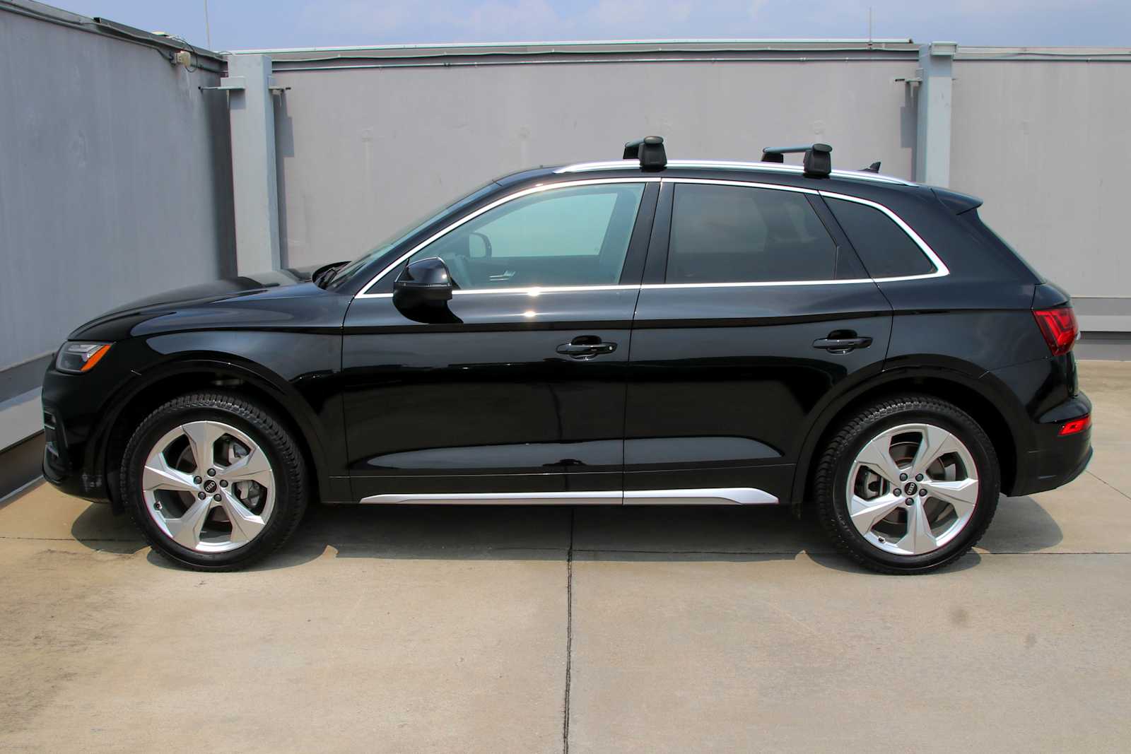 2021 Audi Q5 Premium Plus photo 2