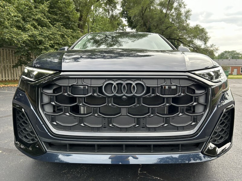2025 Audi Q8 line Premium Plus photo 2