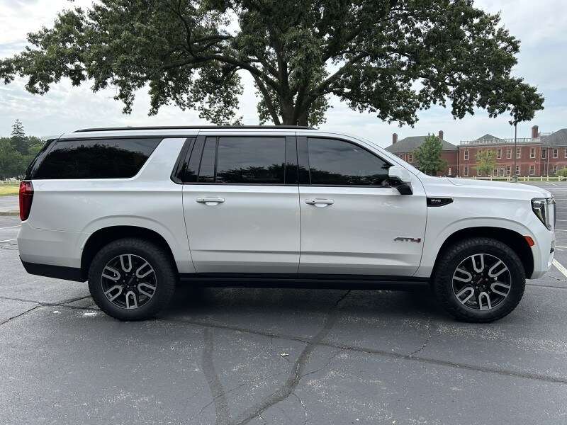 2021 Gmc Yukon XL AT4 photo 3