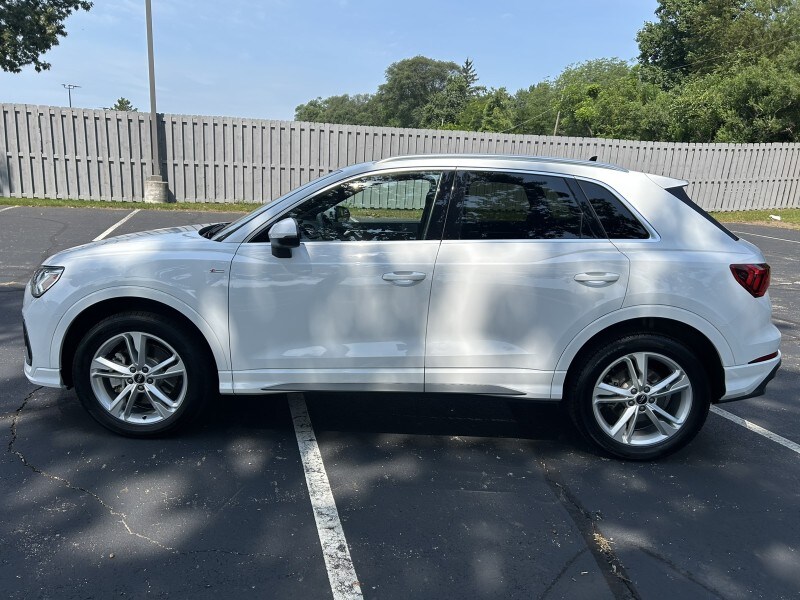 2024 Audi Q3 S line Premium Plus photo 4