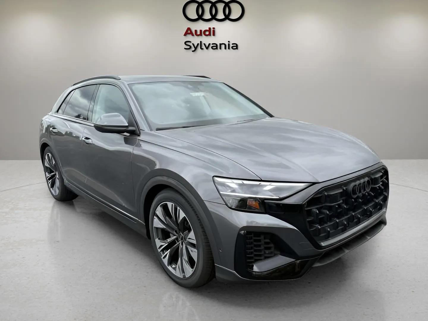 2025 Audi Q8 55 Premium Plus photo 3