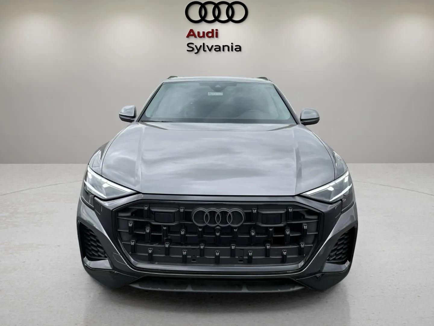 2025 Audi Q8 55 Premium Plus photo 4