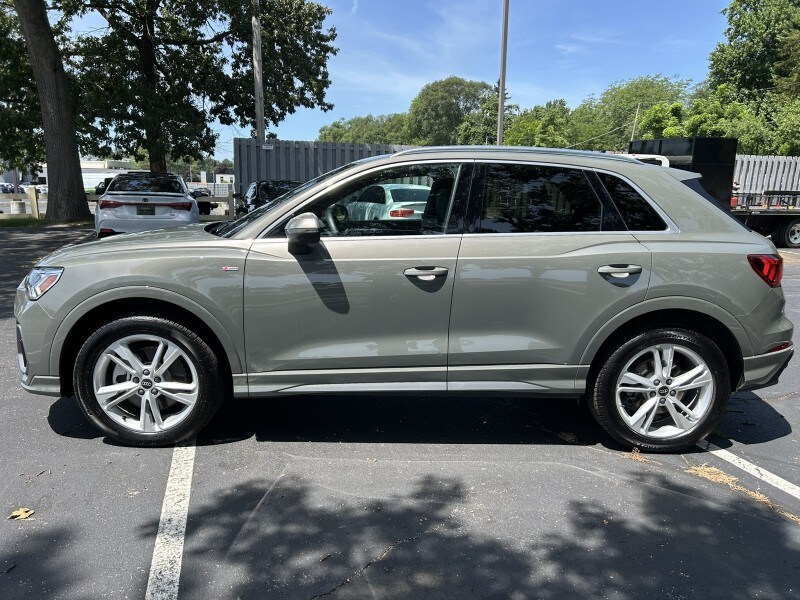 2024 Audi Q3 S line Premium Plus photo 4