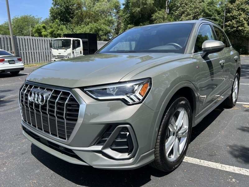 2024 Audi Q3 S line Premium Plus photo 3