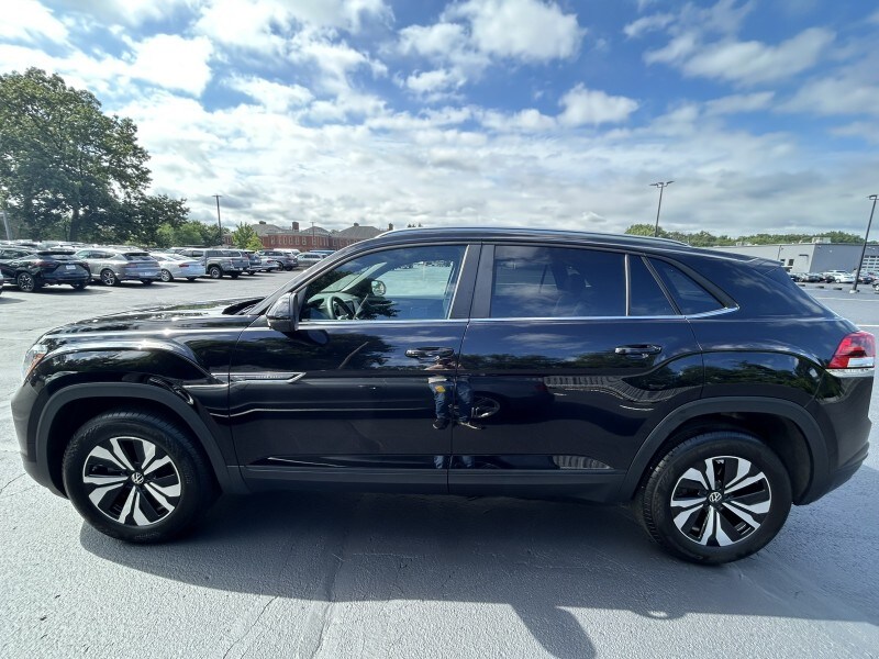 2024 Volkswagen Atlas Cross Sport SE photo 4