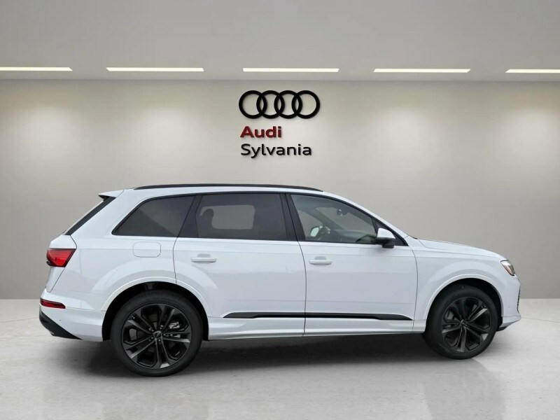 2025 Audi Q7 55 Premium Plus photo 3