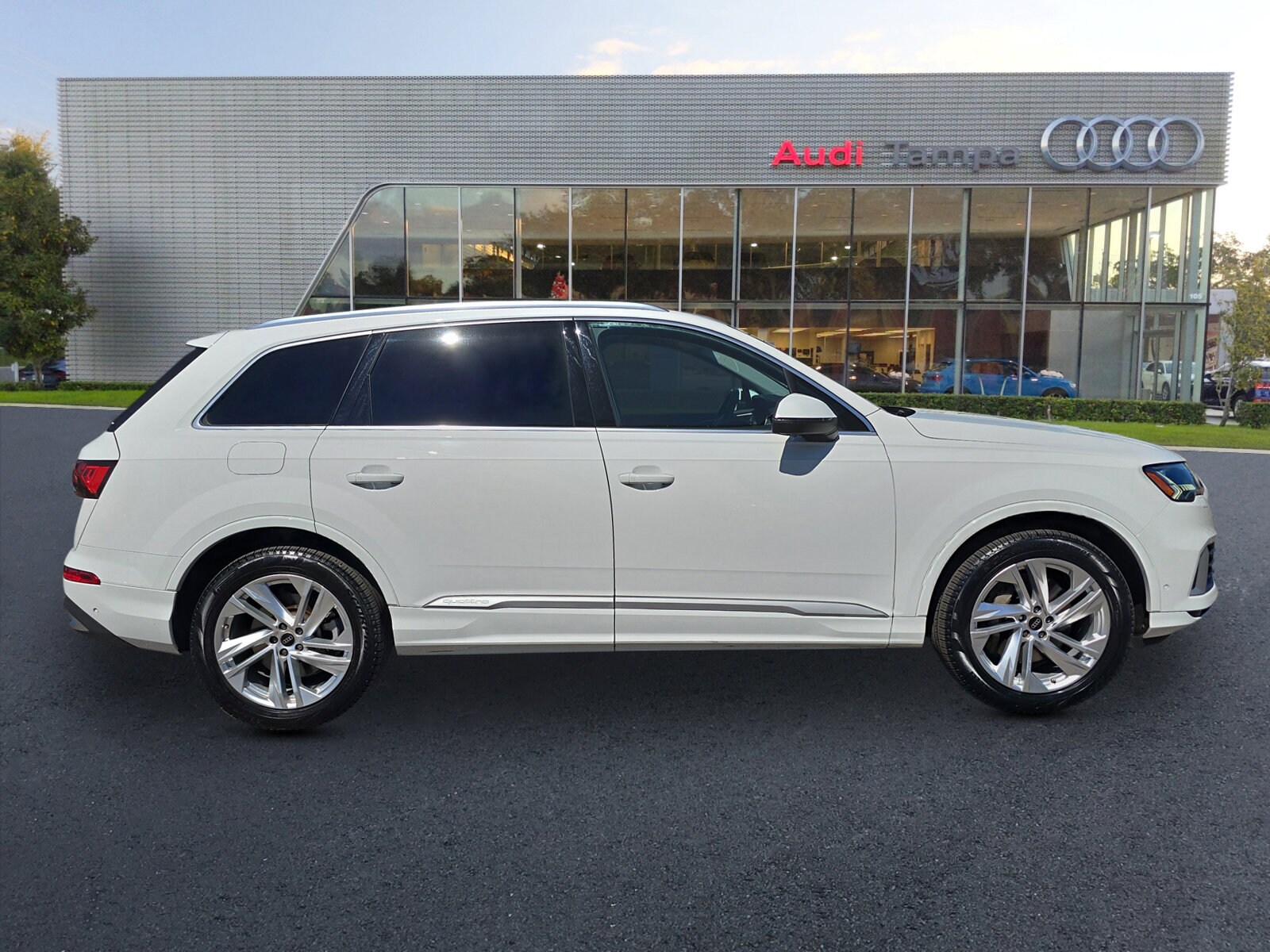 2024 Audi Q7 Premium Plus photo 3