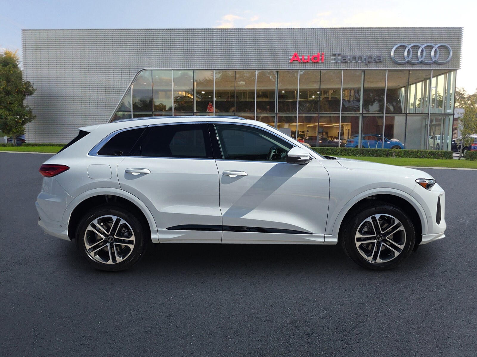 2025 Audi Q5 2.0T Premium photo 3