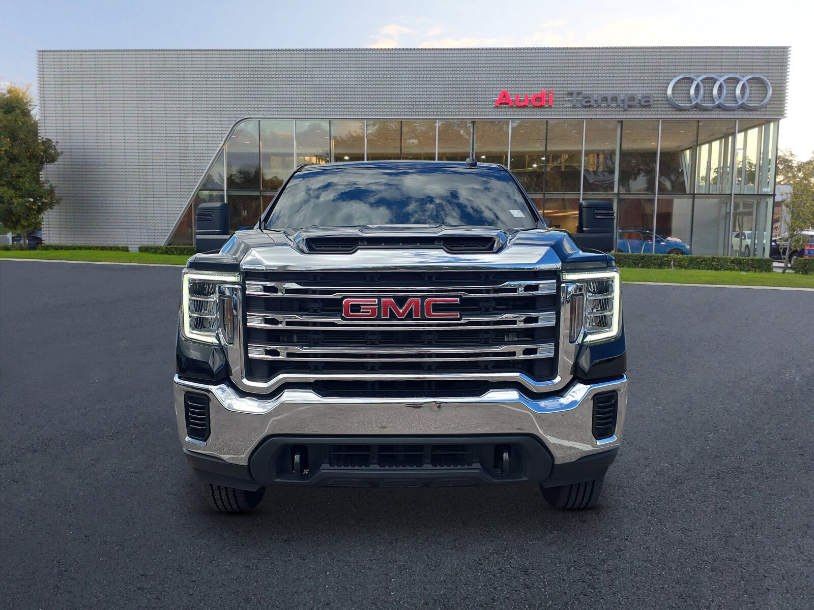 2023 Gmc Sierra 2500 HD SLE photo 2