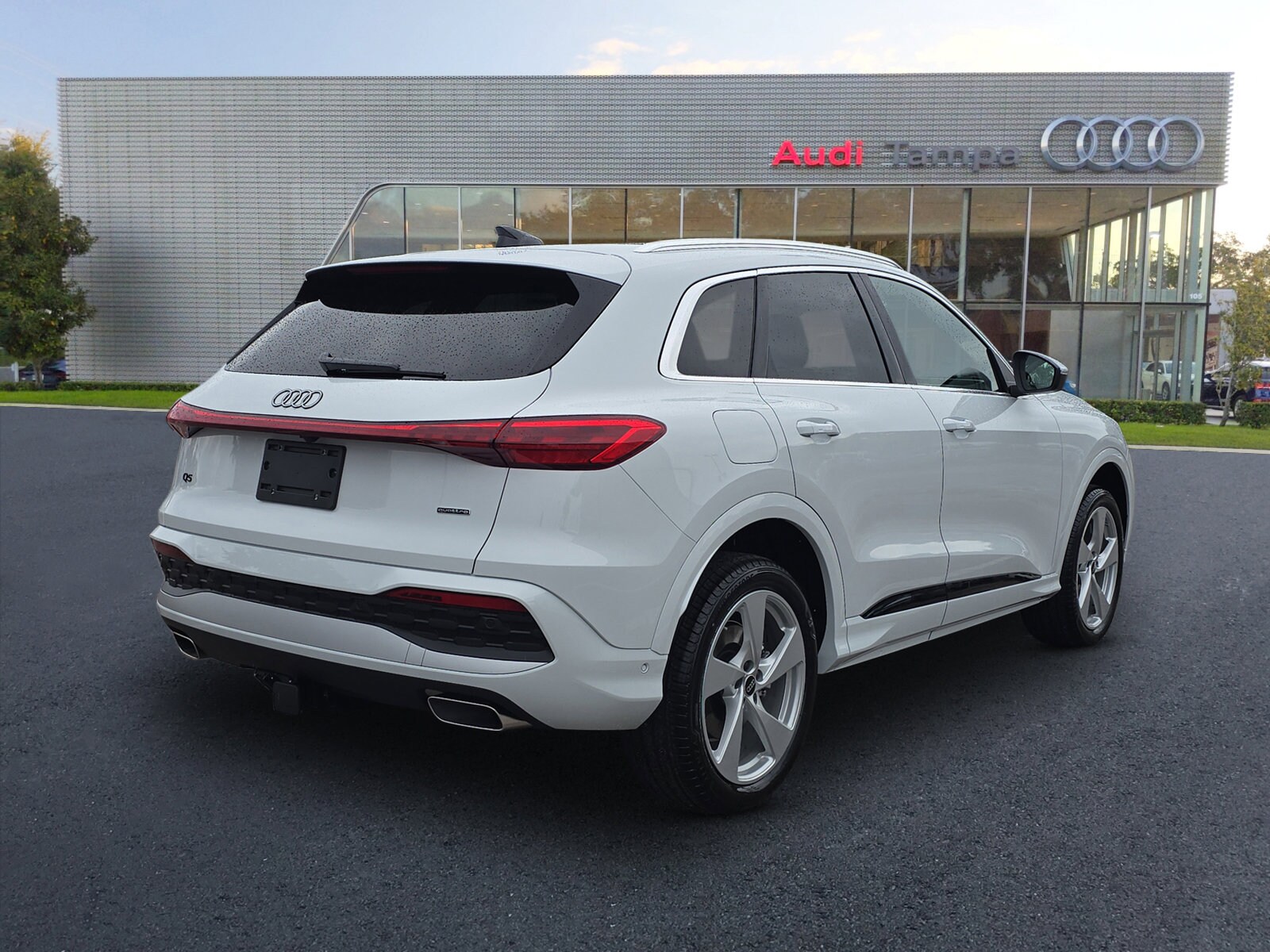 2025 Audi Q5 2.0T Premium Plus photo 4