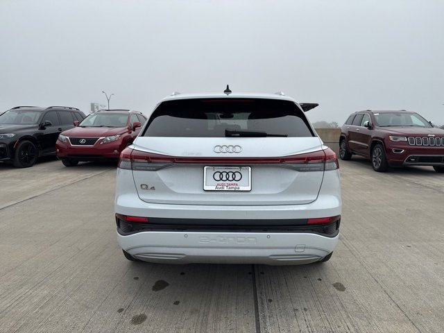 2023 Audi Q4 40 E-tron Premium Plus photo 4
