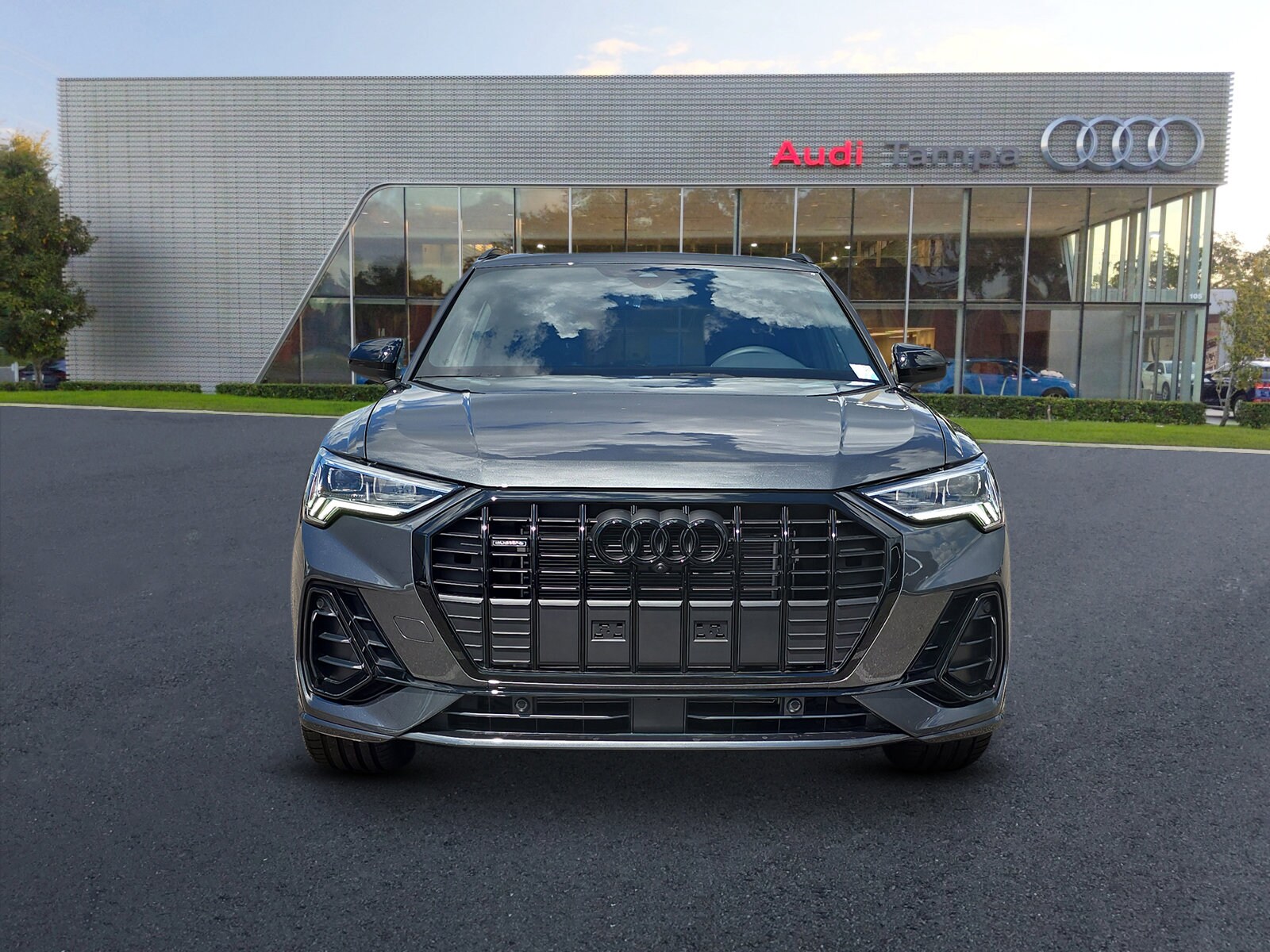 2025 Audi Q3 45 TFSI S line Premium Plus photo 2