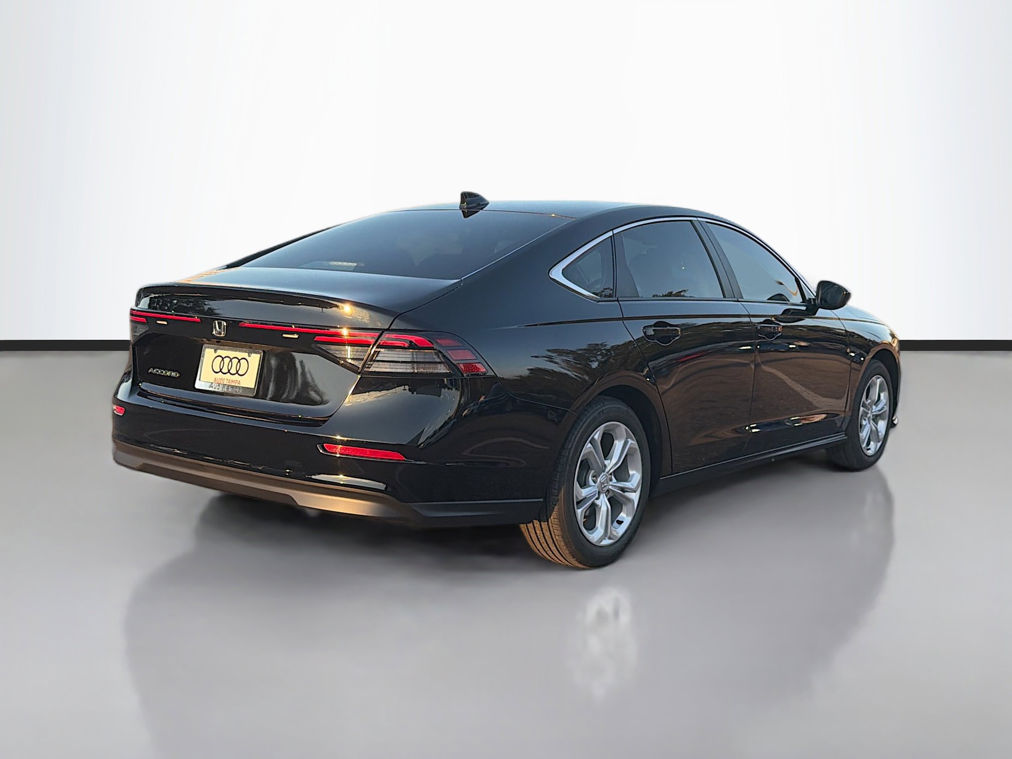 2025 Honda Accord LX photo 3