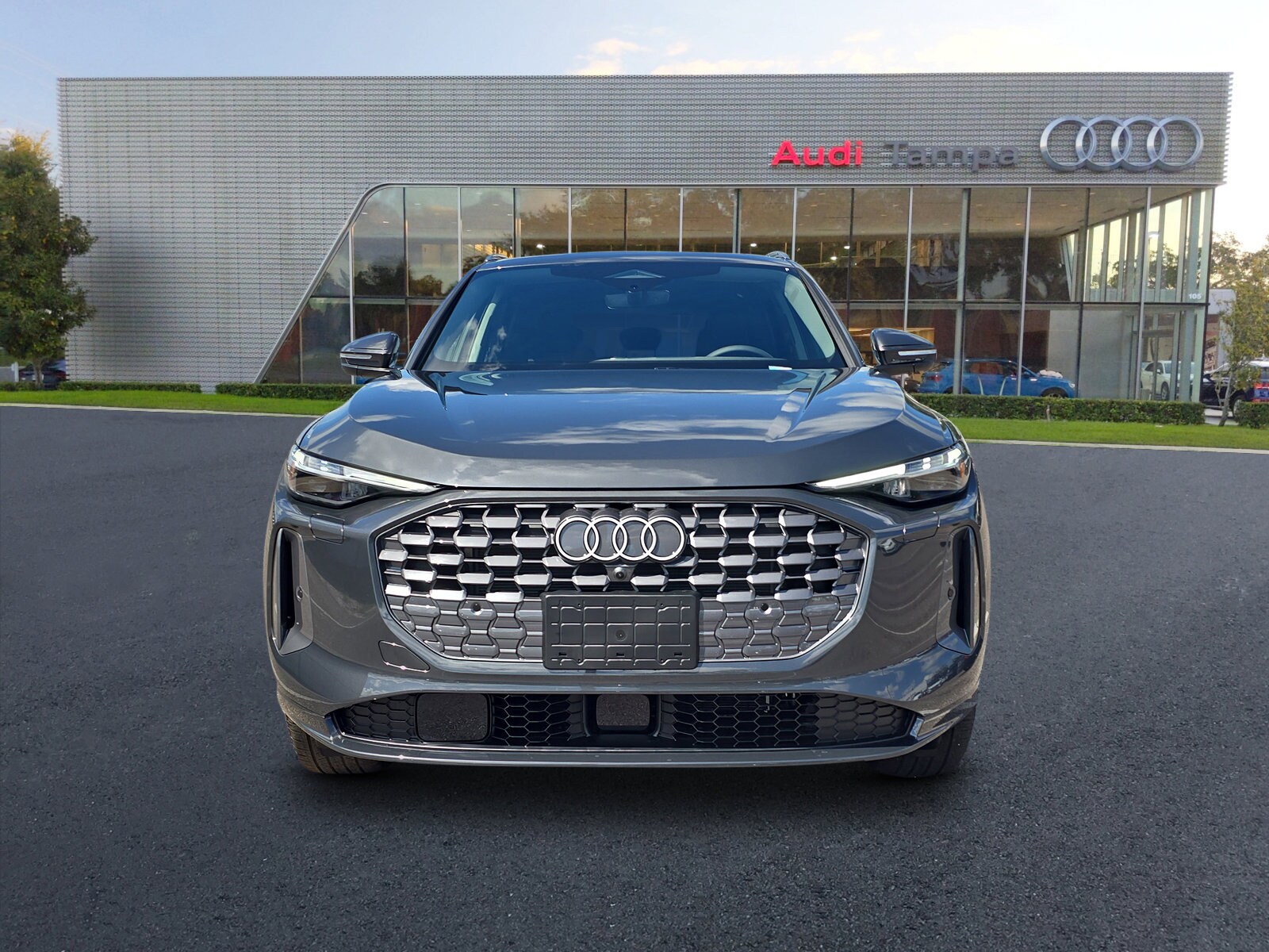 2025 Audi Q5 2.0T Premium Plus photo 2