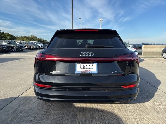 2022 Audi e-tron Premium photo 4