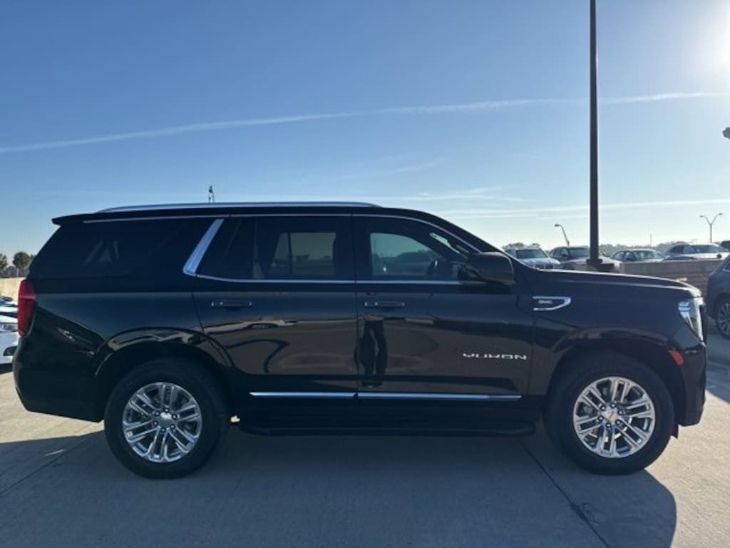 Used 2024 GMC Yukon SLT SUV