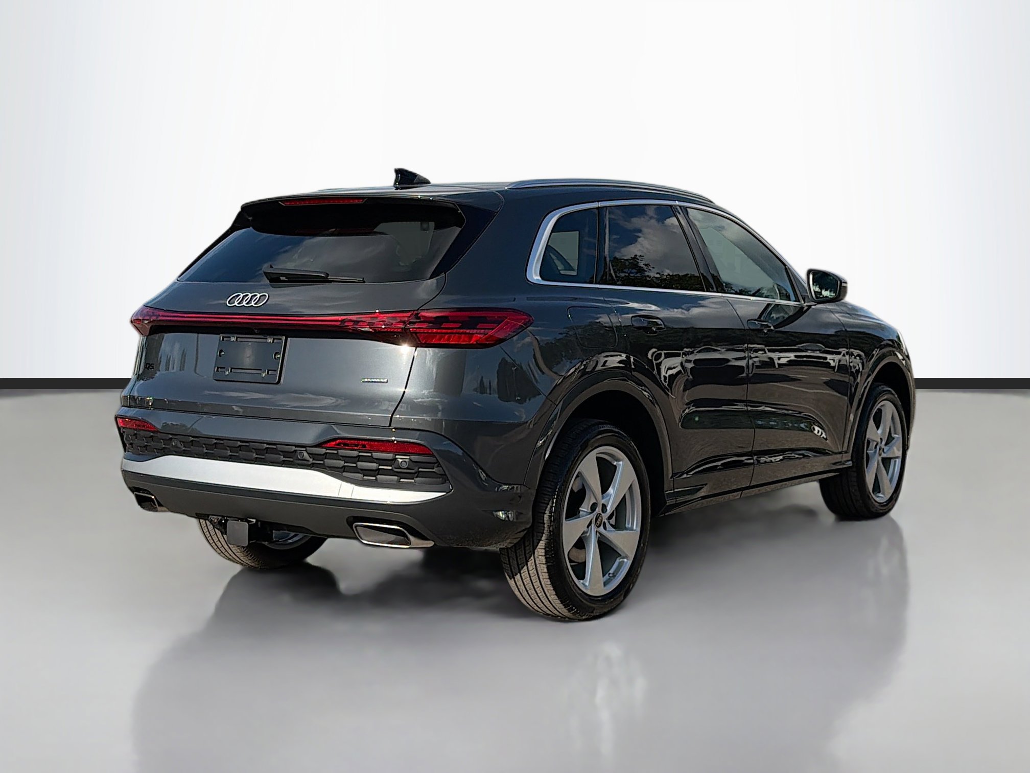 2025 Audi Q5 2.0T Premium Plus photo 3