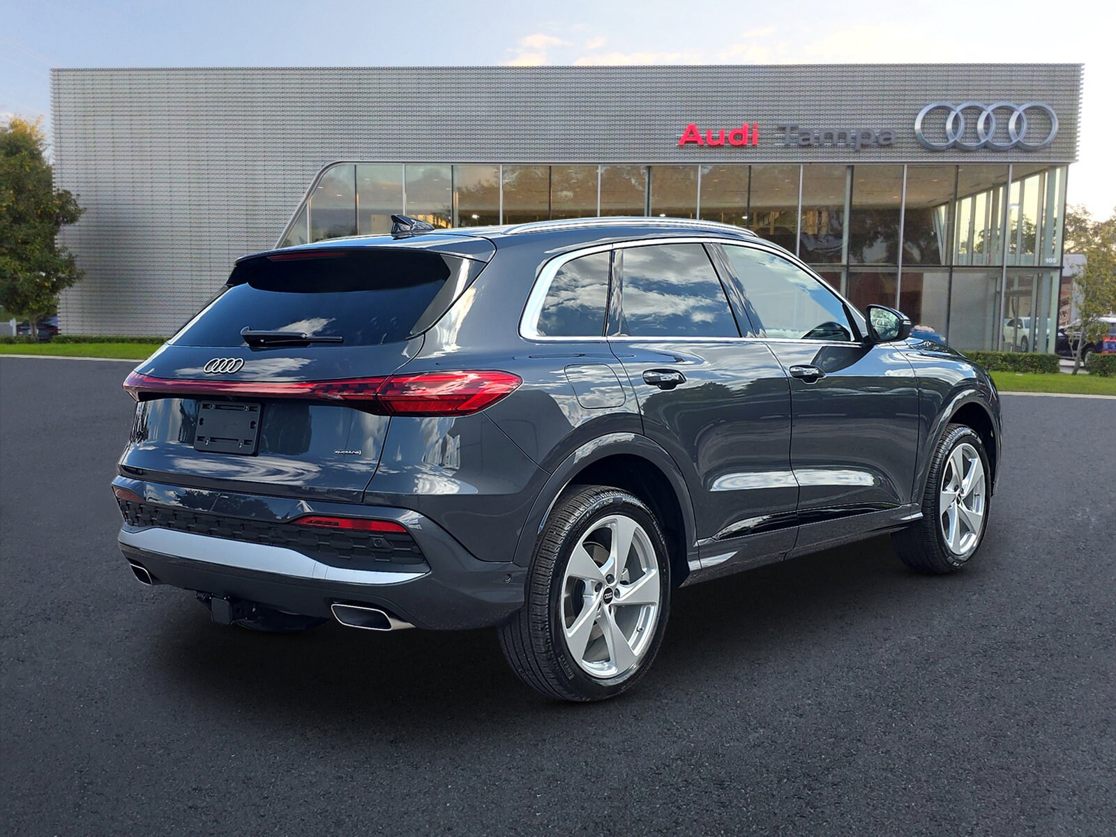2025 Audi Q5 2.0T Premium Plus photo 4