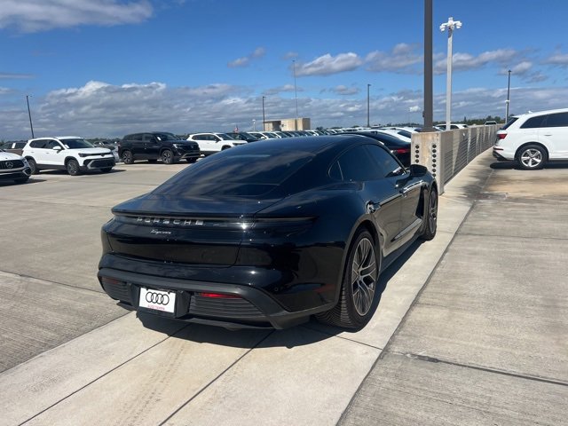 2022 Porsche Taycan Base photo 3