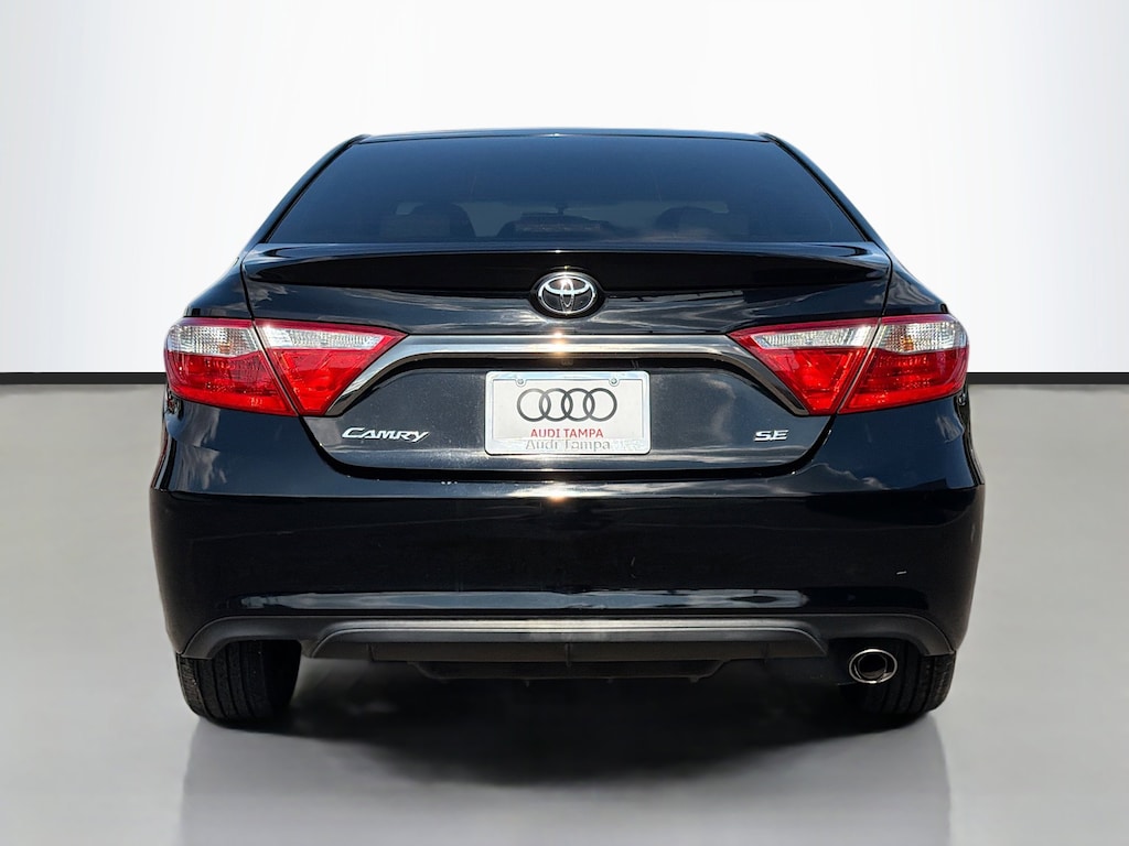 Used 2016 Toyota Camry SE Sedan