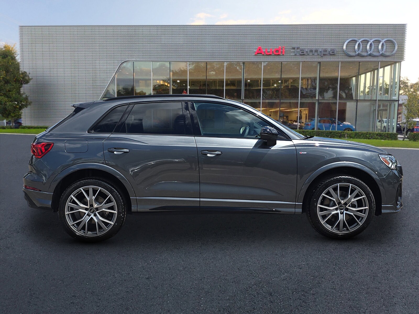 2025 Audi Q3 45 TFSI S line Premium Plus photo 3