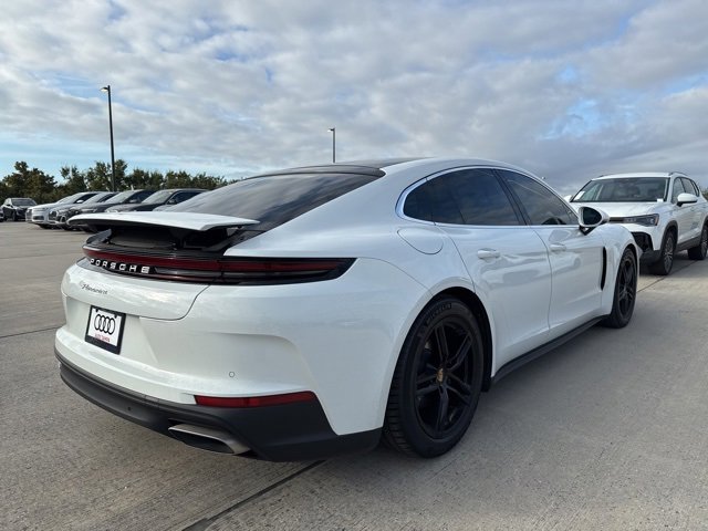 2025 Porsche Panamera 4 photo 3