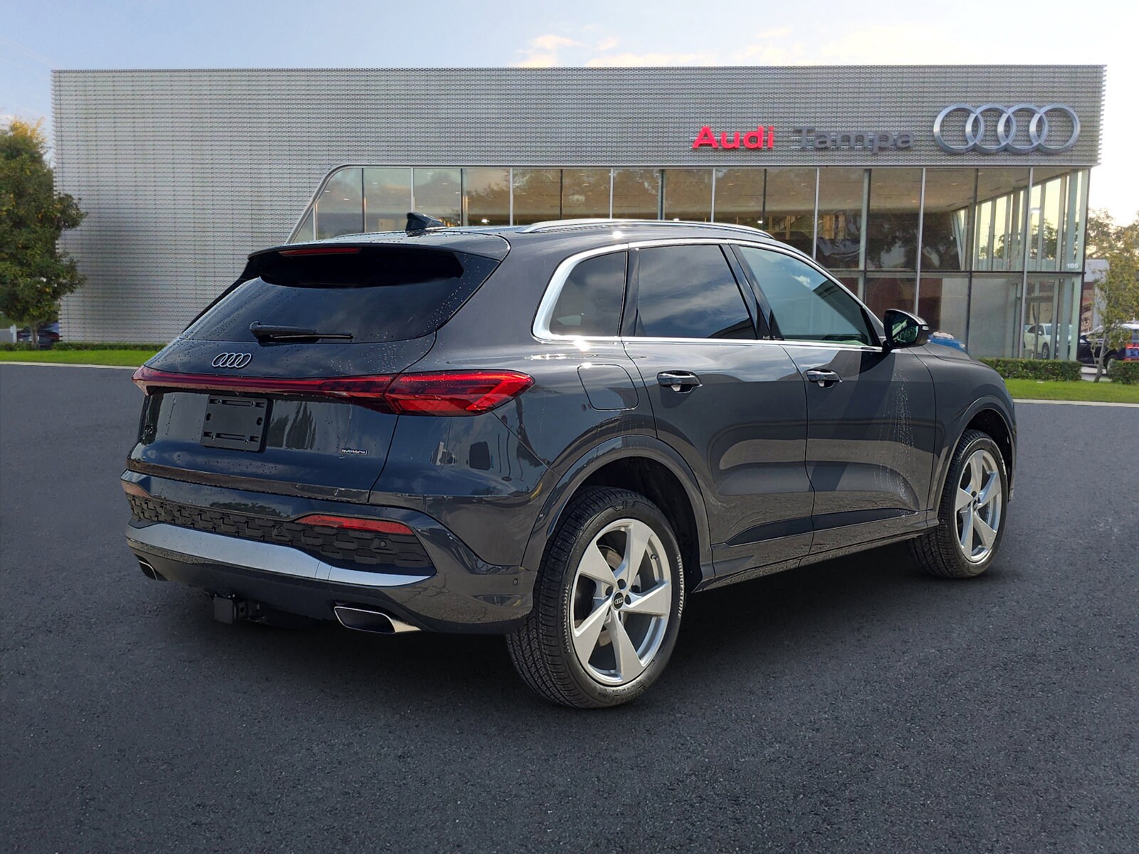 2025 Audi Q5 2.0T Premium Plus photo 4