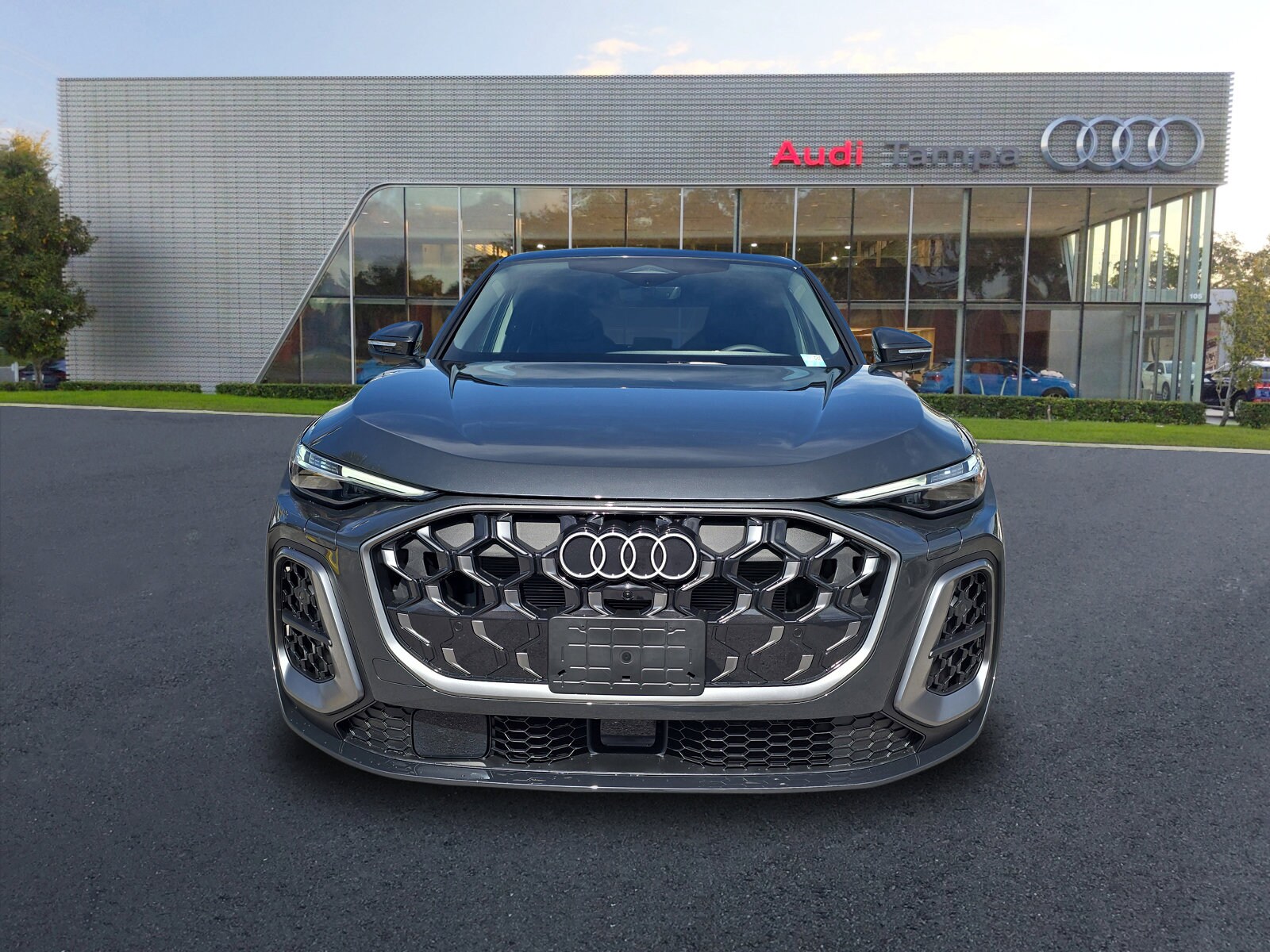 2025 Audi Q5 2.0T Prestige photo 2
