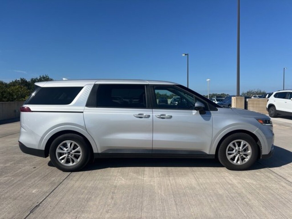 Used 2023 Kia Carnival LX MPV