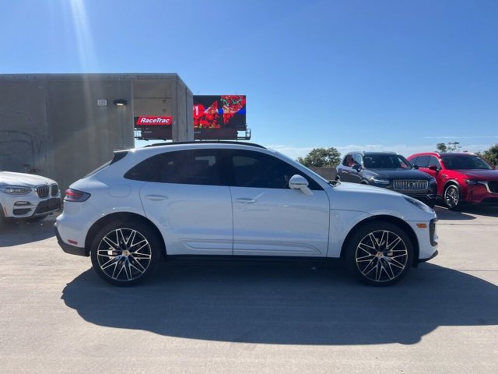 Used 2022 Porsche Macan SUV
