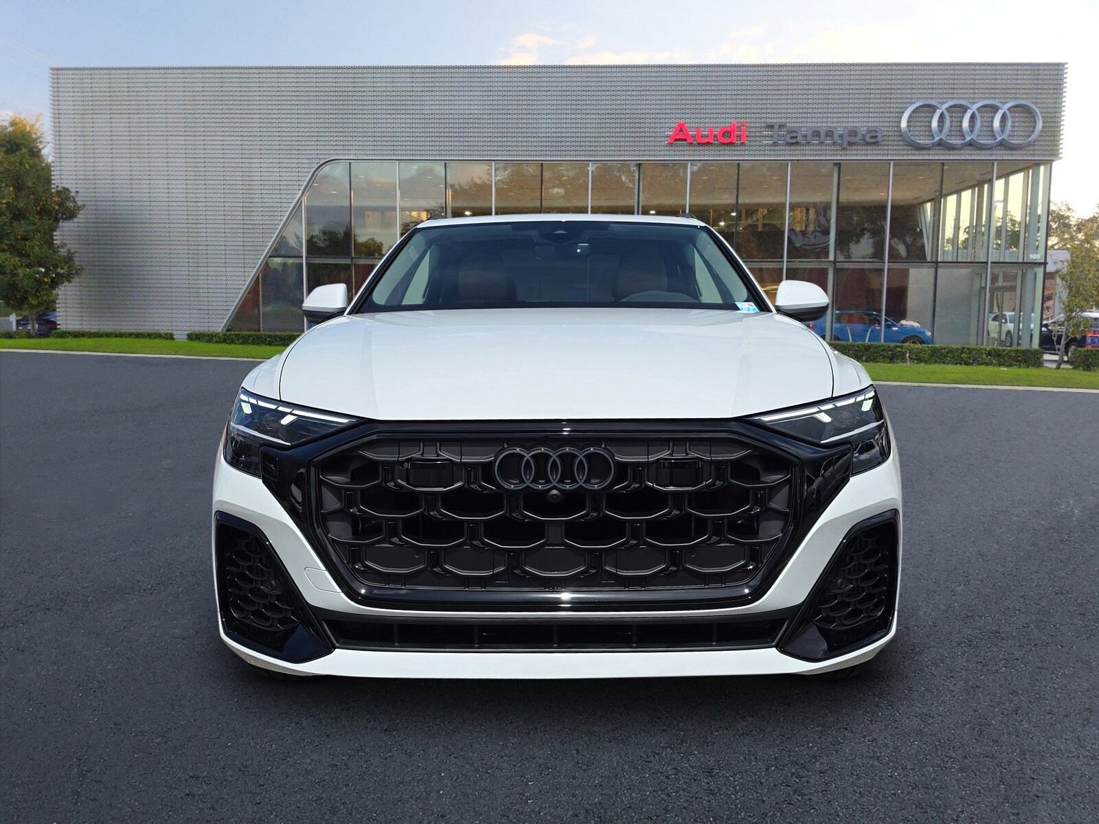 2025 Audi Q8 55 Premium Plus photo 2