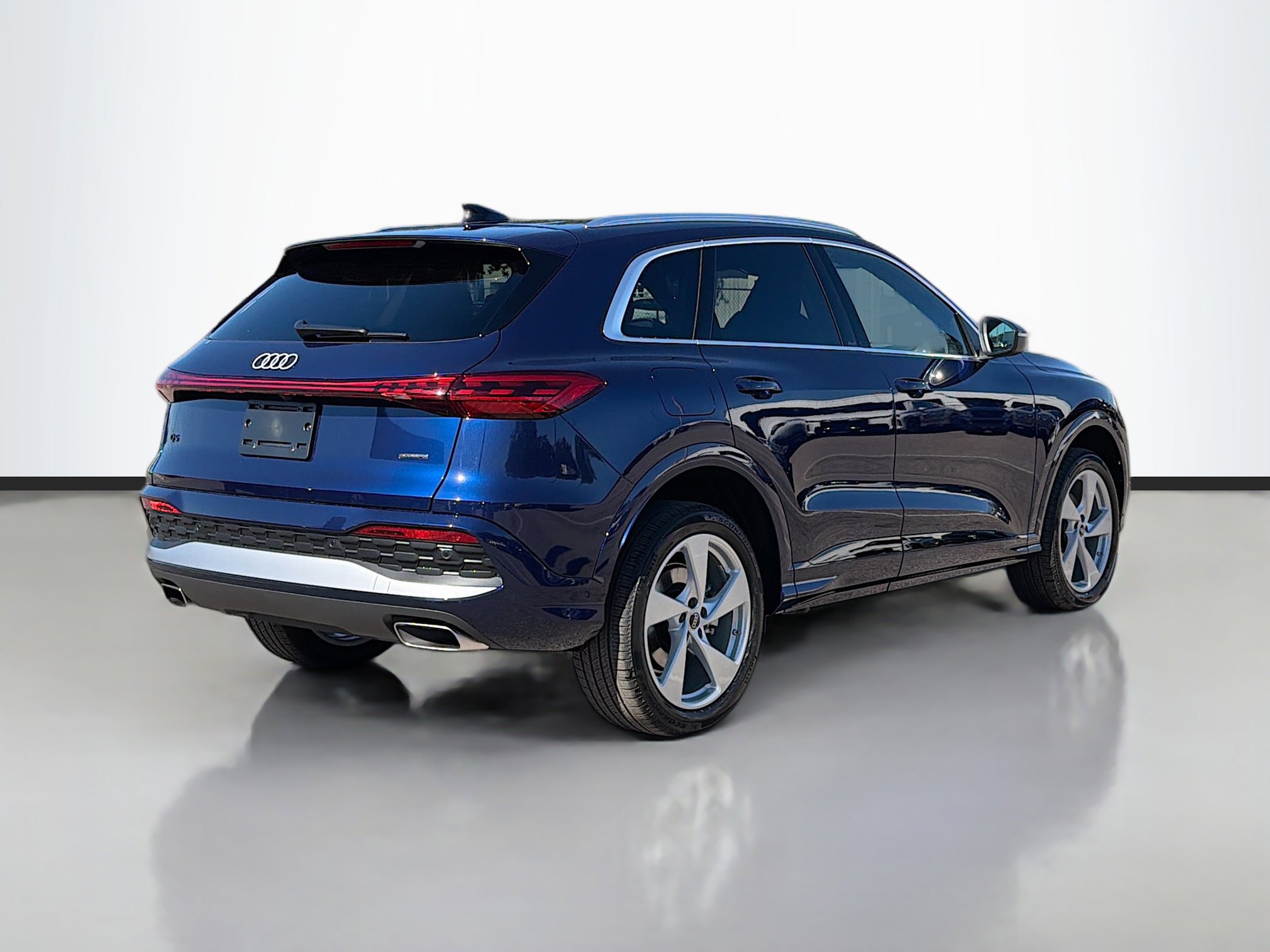 2025 Audi Q5 2.0T Premium Plus photo 3