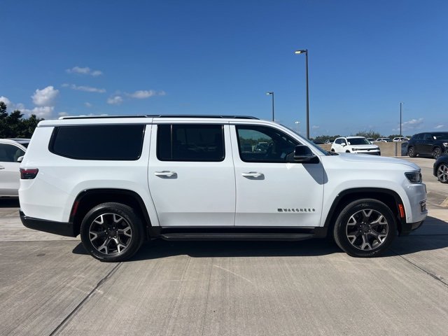 2023 Jeep Wagoneer L Series III photo 2