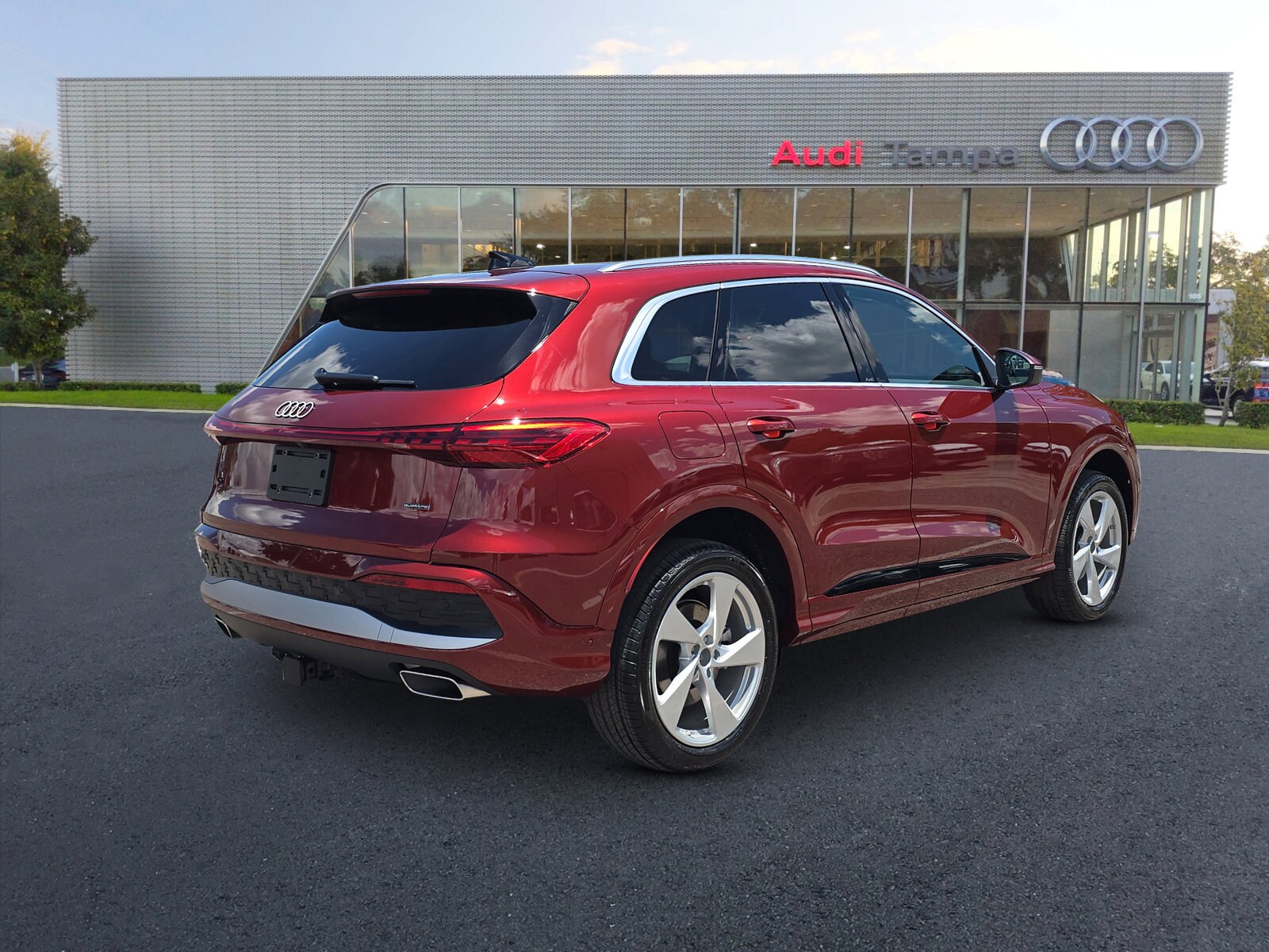 2025 Audi Q5 2.0T Premium Plus photo 4