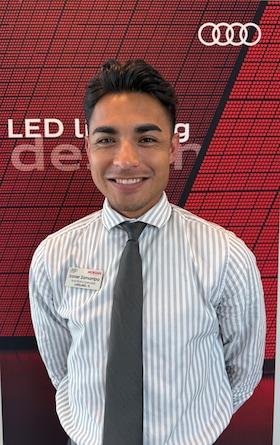 Staff member Xavier Zamarriia from ID_1bd7323e9264