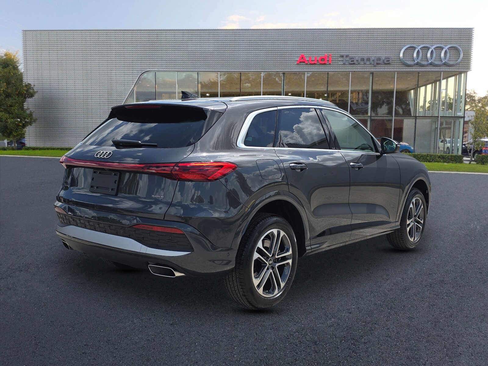 2025 Audi Q5 2.0T Premium photo 4