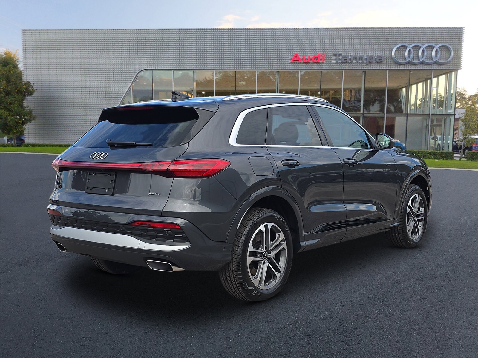 2025 Audi Q5 2.0T Premium photo 3