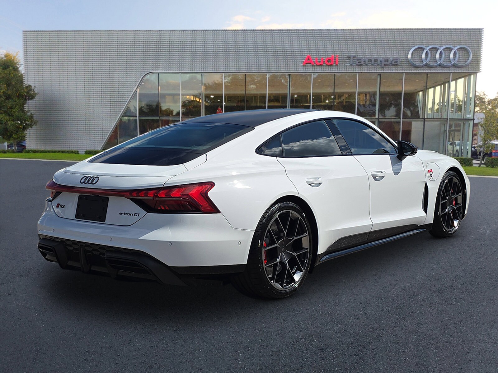 2026 Audi RS e-tron GT Base photo 4