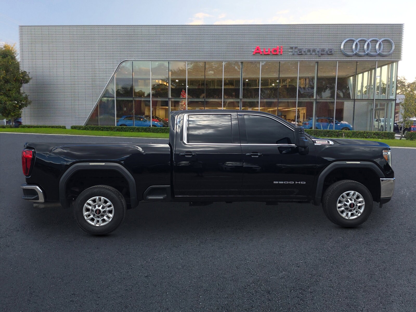 2023 Gmc Sierra 2500 HD SLE photo 3