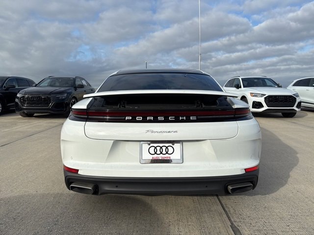 2025 Porsche Panamera 4 photo 4