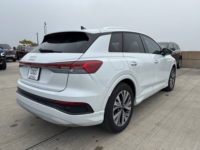 2023 Audi Q4 40 E-tron Premium Plus photo 3