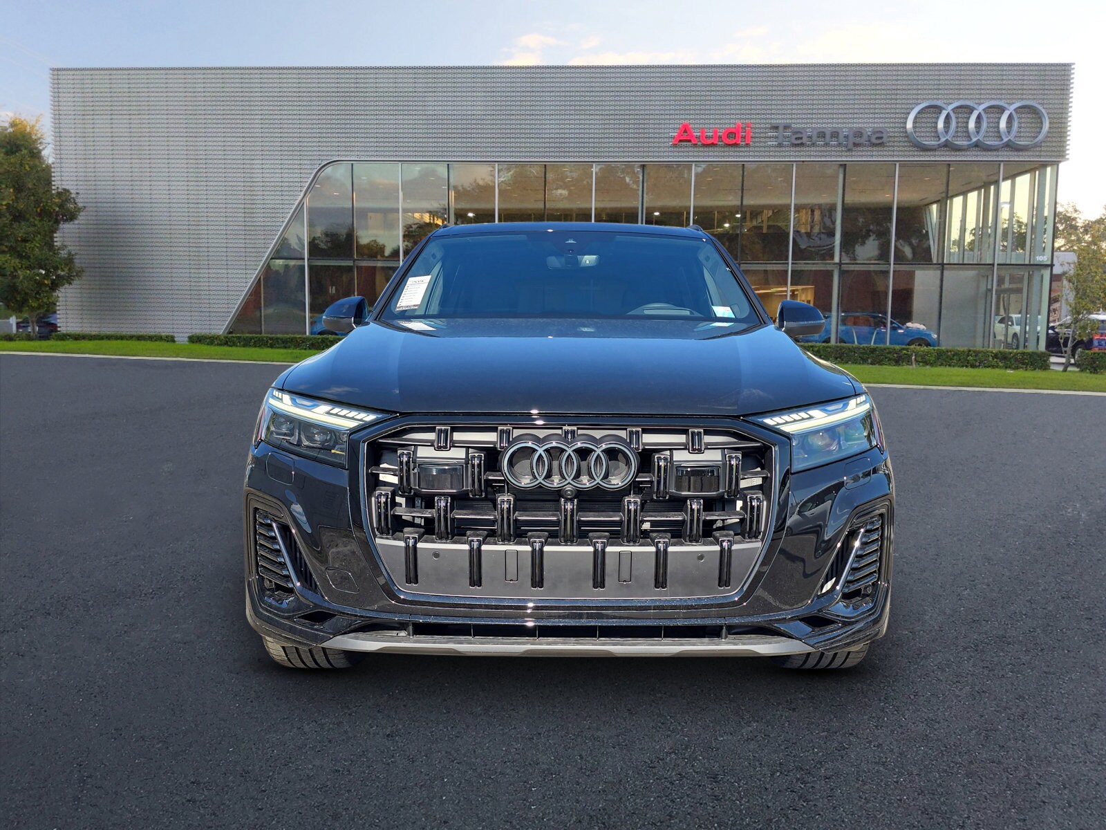 2025 Audi Q7 55 Prestige photo 2
