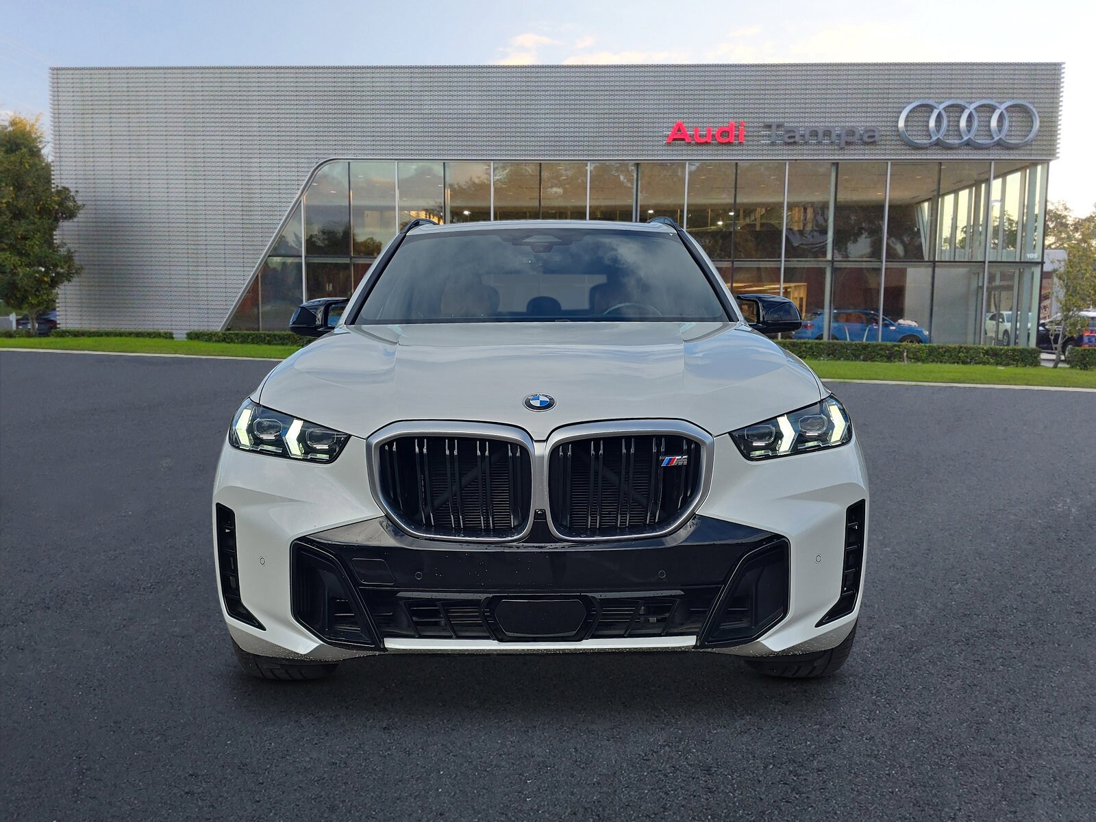 2025 Bmw X5 M60i photo 2
