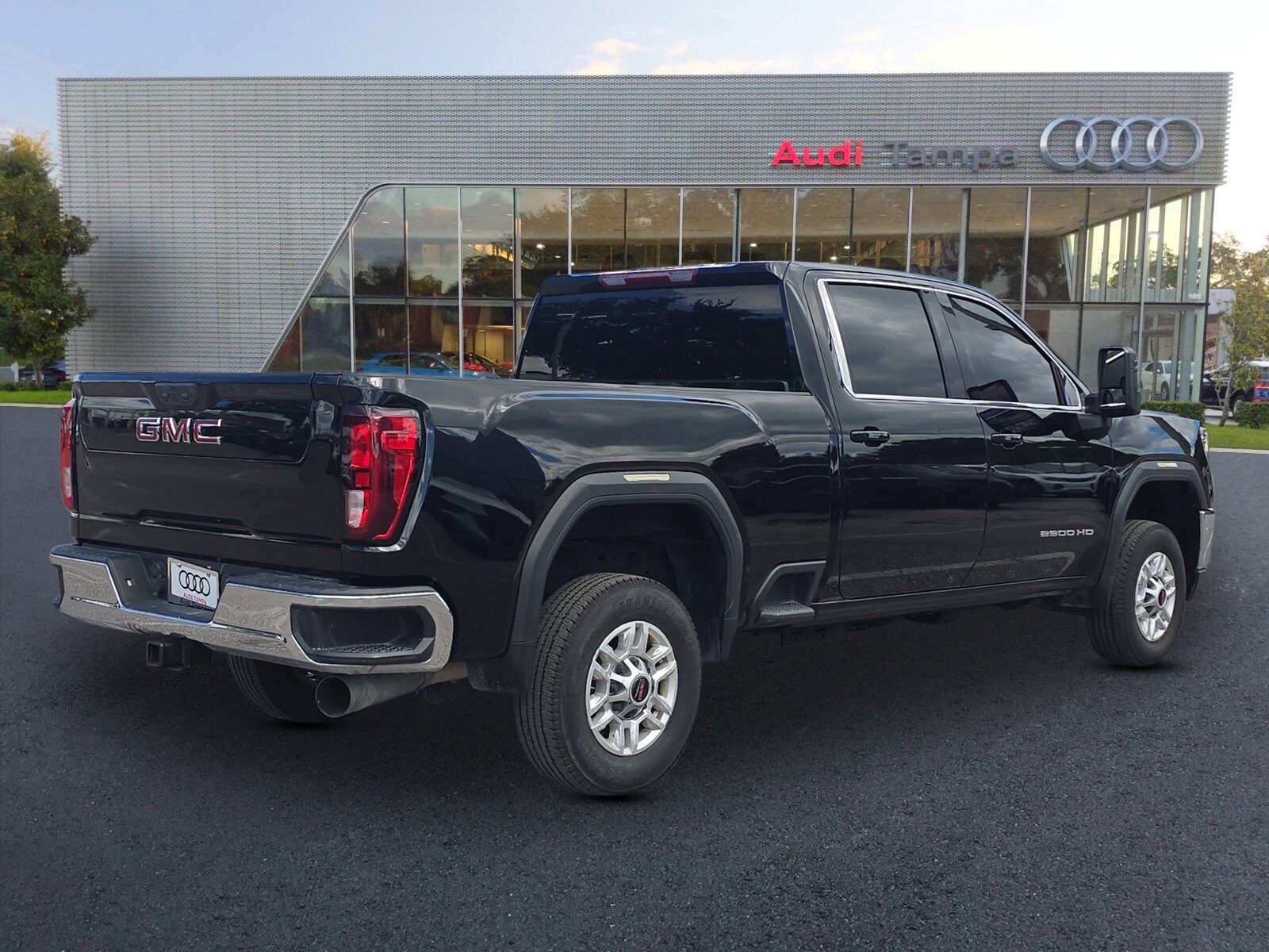 2023 Gmc Sierra 2500 HD SLE photo 4