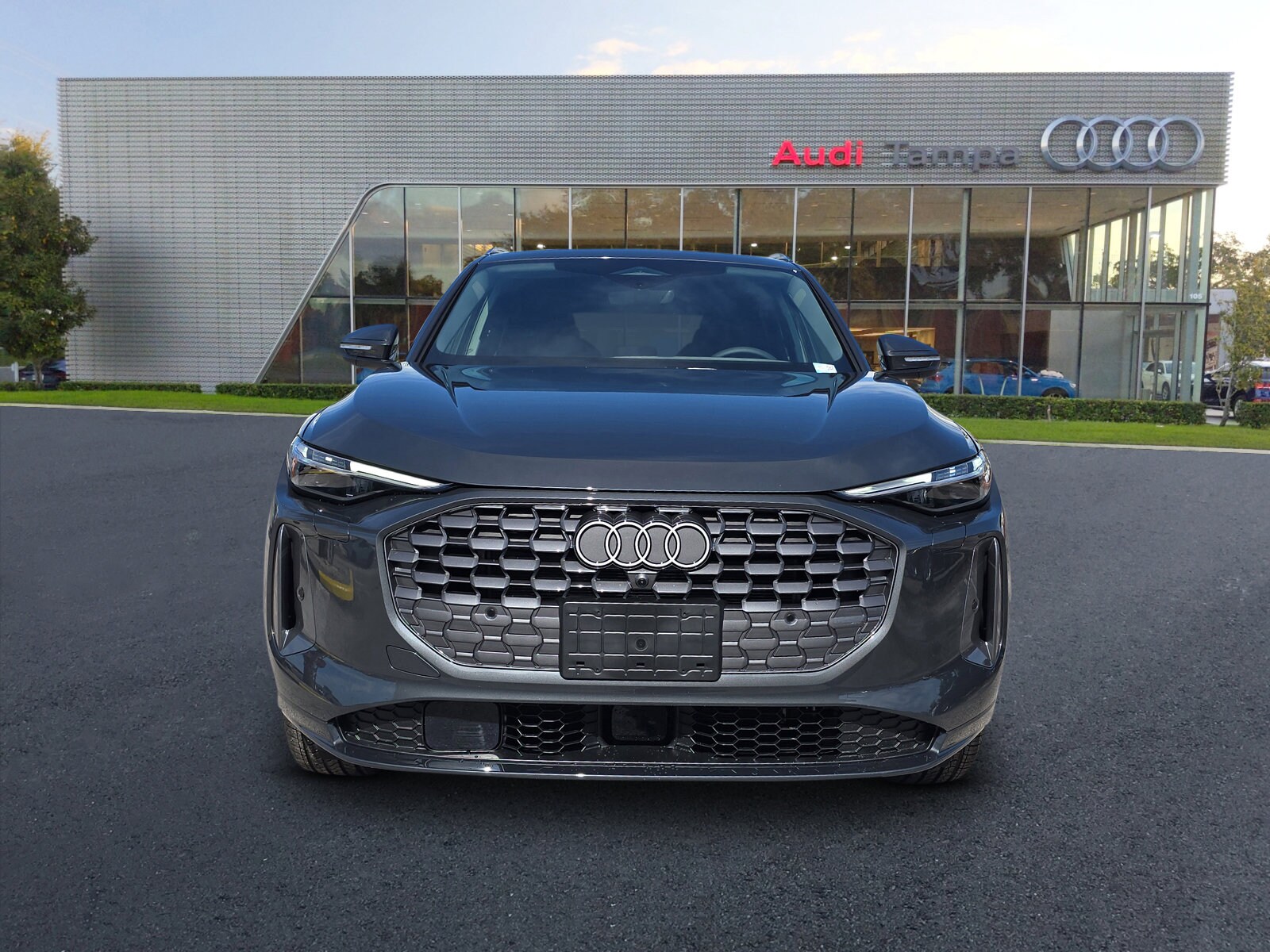 2025 Audi Q5 2.0T Premium Plus photo 2