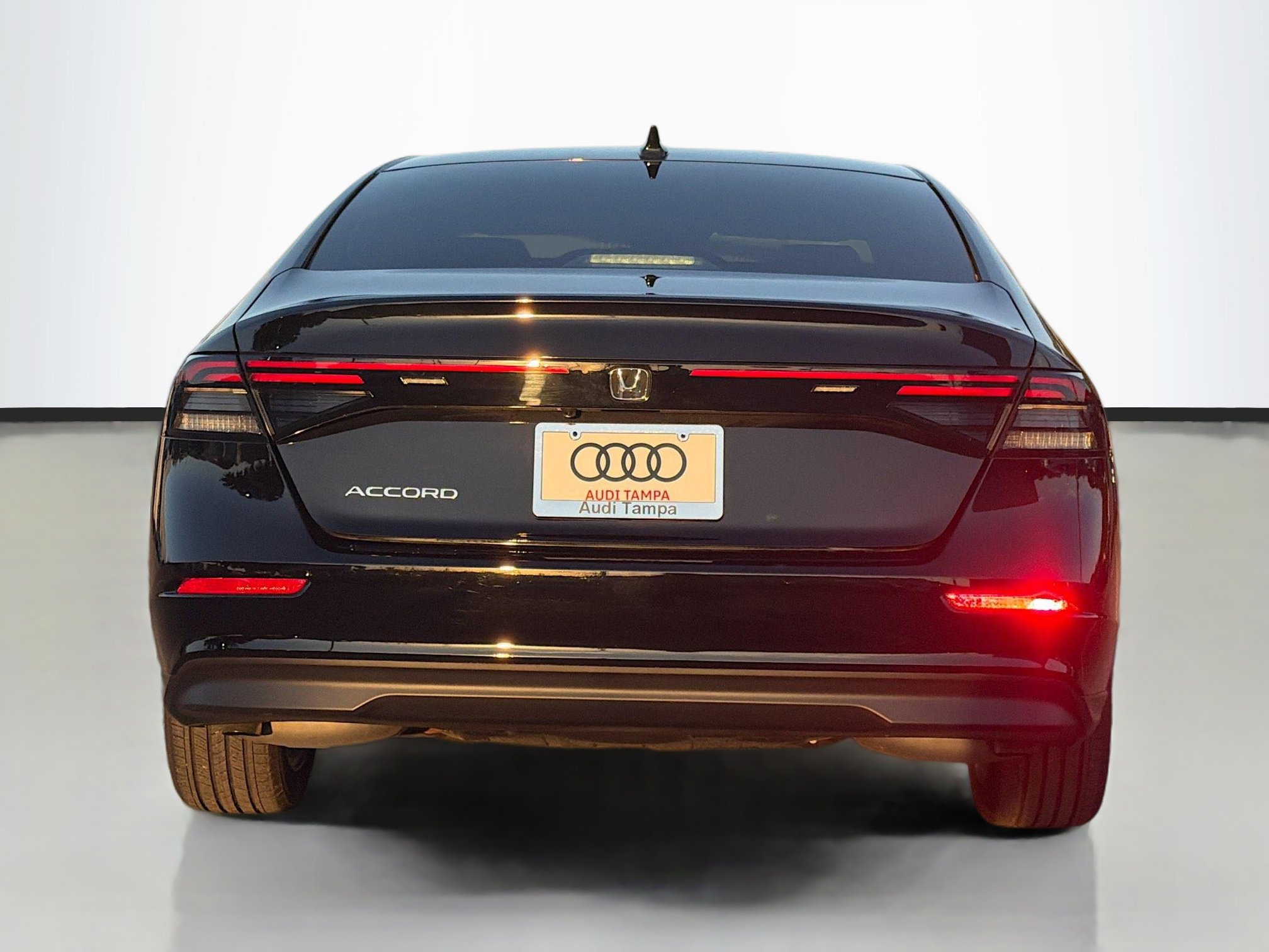 2025 Honda Accord LX photo 4