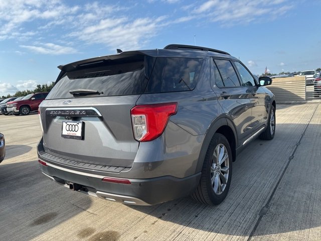 2022 Ford Explorer XLT photo 2